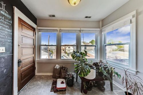 3831 Central Park Ave, Chicago IL 60618-4102 exterior