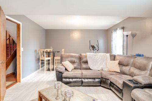 5962 Wellborn Trl, Lithonia GA 30058-8304 exterior