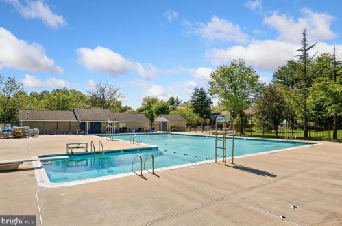 7813 Havenside Ter, Rockville MD 20855-2261 exterior