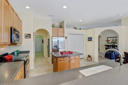 14650 Indigo Lk Cir, Naples FL 34119-4821 exterior