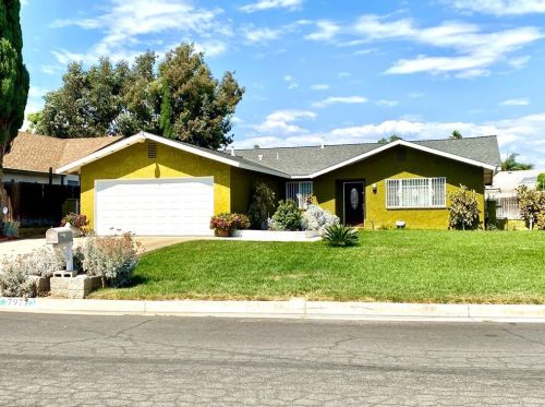 7977 Maria Dr, Riverside, CA 92509-7059