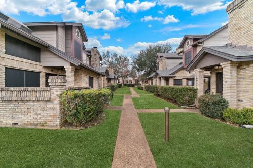 10819 Crown Colony Dr, Austin TX 78747-1614 exterior