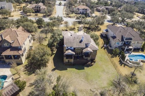 400 Dawn River Cv, Austin TX 78732-1986 exterior