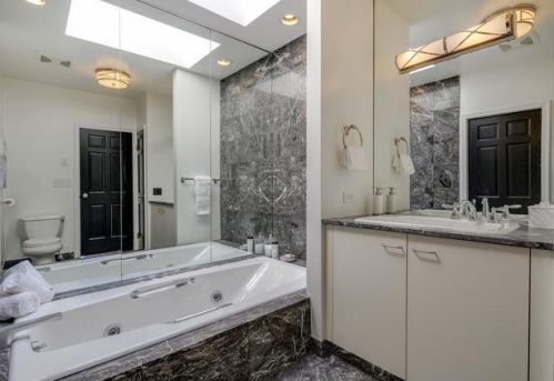 1949 Lincoln Ave, Chicago IL 60614-5404 exterior