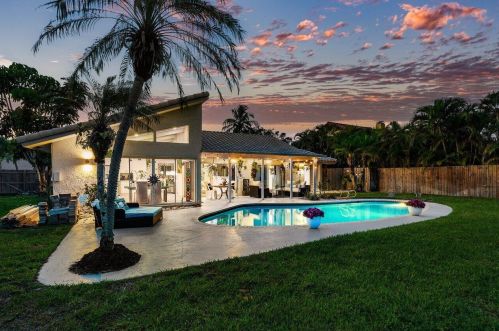 21176 Escondido Way, Boca Raton FL  33433-2505 exterior