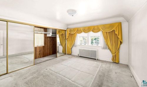 1064 Chester Park Dr, Duluth MN 55812-1138 exterior