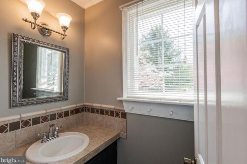 426 Dolly Dr, Lancaster PA 17601-3619 exterior