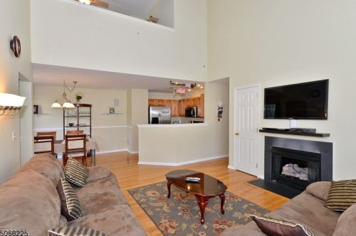 914 Wendover Ct, Dover NJ  07869-1642 exterior