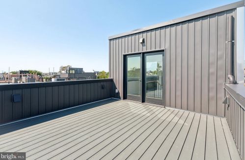 761 Cleveland St, Philadelphia PA 19146-2909 exterior