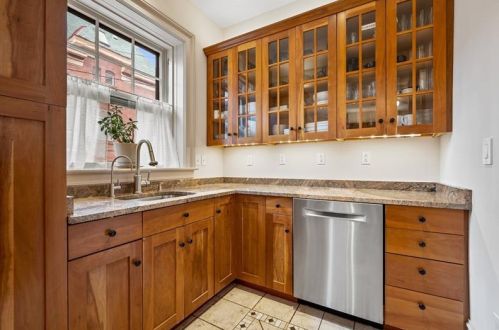 5317 Ellsworth Ave, Pittsburgh PA 15232-1803 exterior