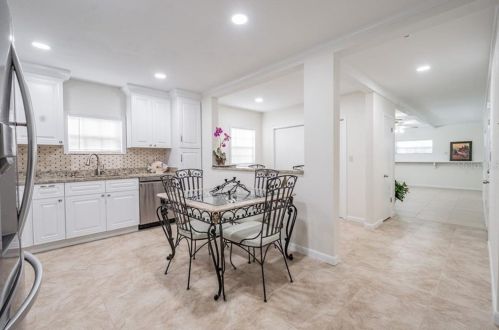 1219 Norfolk St, Tampa FL 33604-5031 exterior