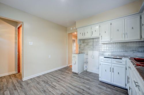 7800 Palmetto Ave, Milwaukee WI  53218-3750 exterior