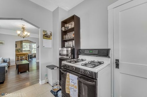 5725 Giddings St, Chicago IL 60630-2930 exterior