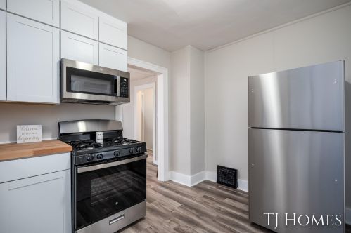 967 Emerson Ave, Meskegon MI  49442-5131 exterior