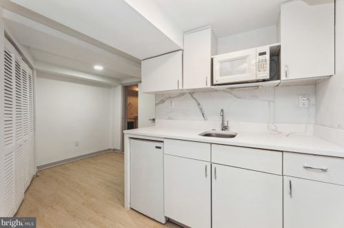 1607 D St, Washington DC  20003-2441 exterior