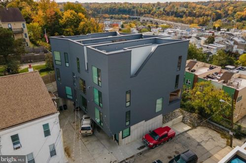 241 Krams Ave, Philadelphia PA  19128-4729 exterior