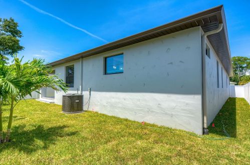 2710 Braddock St, Tampa FL  33607-6828 exterior