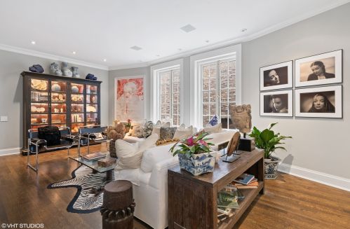 1521 State Pkwy, Chicago IL 60610-1613 exterior