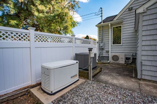 168 Suffolk Ave, Babylon NY 11704-2825 exterior