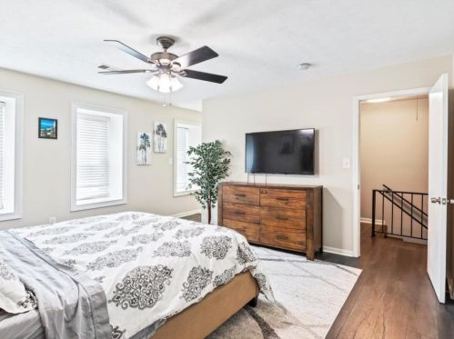 26 Independence Pl, Atlanta GA  30318-1505 exterior