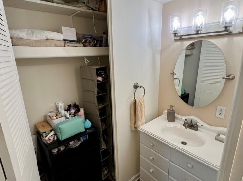 4204 Charlemagne Cir, Pittsburgh PA  15237-2912 exterior