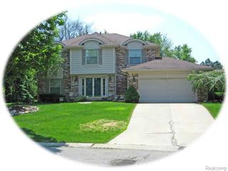 23847 Greening Dr, Novi MI  48375-3135 exterior