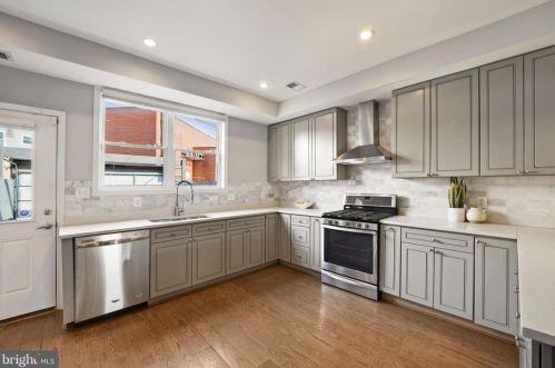 1268 Owen Pl, Washington DC 20002-2808 exterior