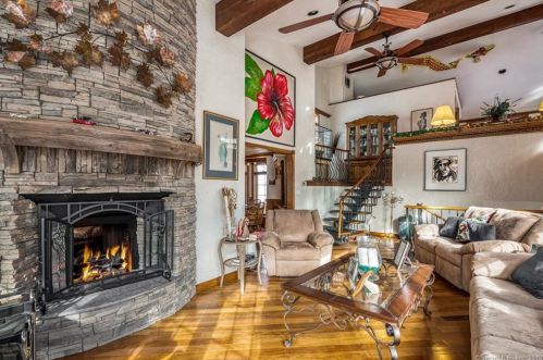 135 Brg St, Deep River CT 06417-1754 exterior