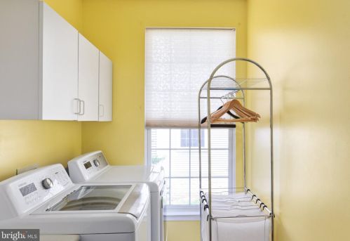 6378 Alderman Dr, Alexandria VA 22315-3731 exterior