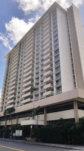 1561 Kanunu St, Honolulu HI  96814-3245 exterior