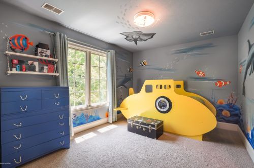 2068 Tall Pne Dr, Grand Rapids MI 49546-7923 exterior