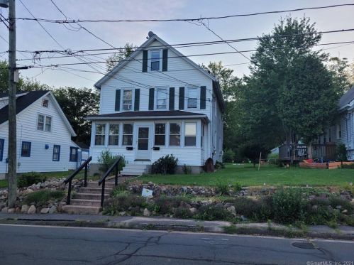 38 West St, Windsor Locks, CT 06096-2211