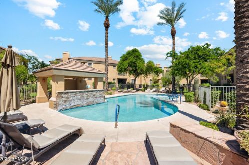 7887 16th St, Phoenix AZ  85020-4417 exterior