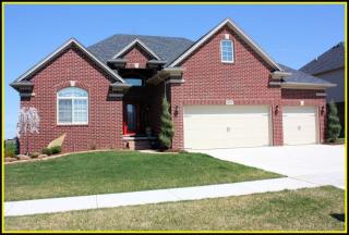 18707 Michigan Pine Dr, Macomb Township, MI 48042-6303