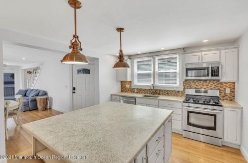 13 Ctr St, Locust NJ 07760-1712 exterior