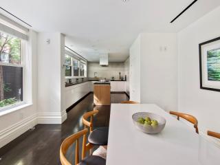 47 9th St, New York NY  10003-6349 exterior