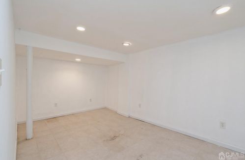 253 11th Ave, New Brunswick NJ 08904-3231 exterior