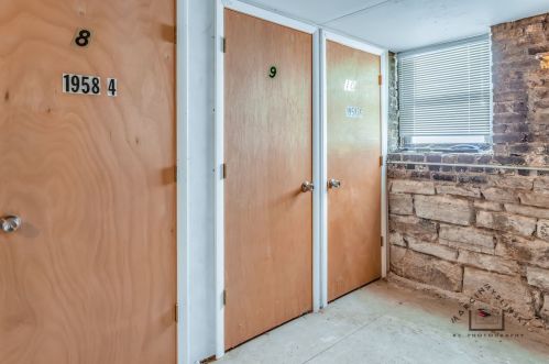 1958 Byron St, Chicago IL 60613-2473 exterior