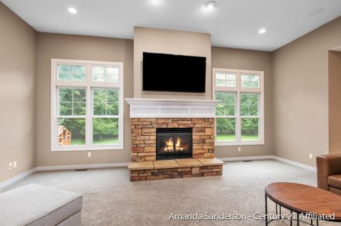 5920 Simon Ct, Wyoming MI exterior