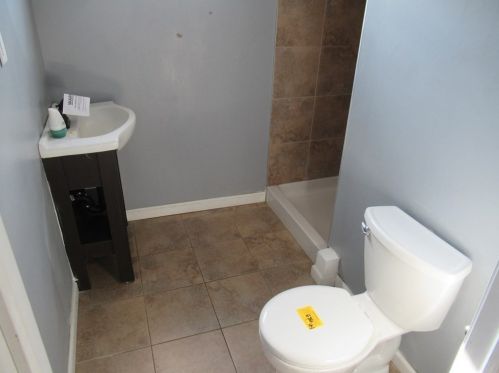 57 Surrey Rd, Springfield MA 01118-1143 exterior