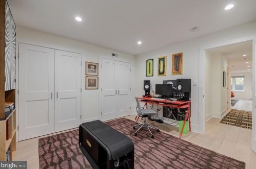 1818 37th St, Washington DC  20007-2238 exterior