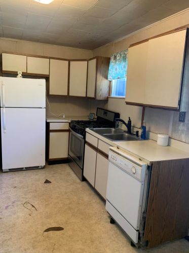 909 Henderson St, Big Rapids MI 49307-1144 exterior