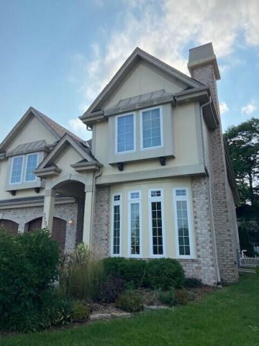 3707 Cherokee Way, Milwaukee, WI 53221-5751