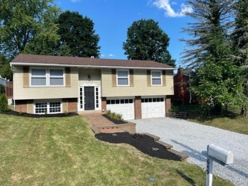 649 Carnival Dr, Pittsburgh PA  15239-2628 exterior