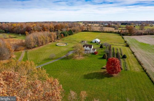 262 Lk Rd, Pilesgrove NJ 08098-3008 exterior