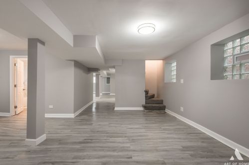 6917 Maplewood Ave, Chicago IL 60622-2857 exterior