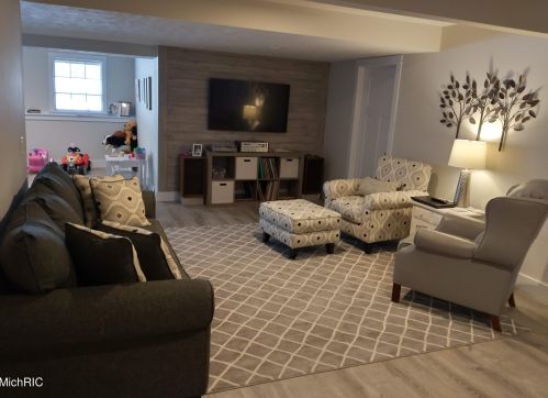 7649 Wiczer Dr, Sylvan Beach, MI 49461-9265