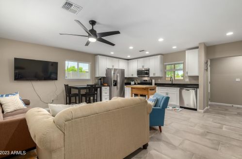 2202 Cambridge Ave, Phoenix AZ  85006-1310 exterior