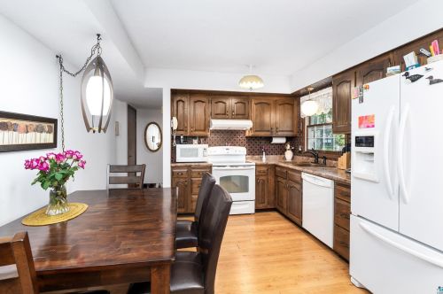 1802 Valhalla Dr, Duluth MN 55811-2226 exterior