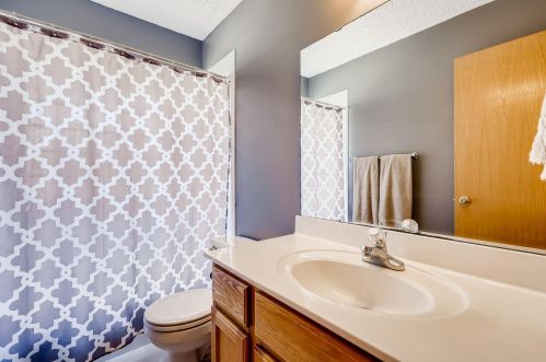 12 River Bend Pl, Chaska MN 55318-3303 exterior